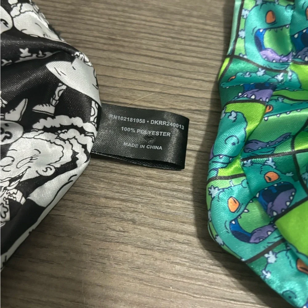 NWOT Dolls Kill x Rugrats Scrunchie Set - Picture 7 of 7